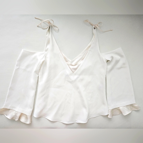 Cinq à Sept Sonia Cold-Shoulder Top in Ivory, Size XS - Picture 6 of 8